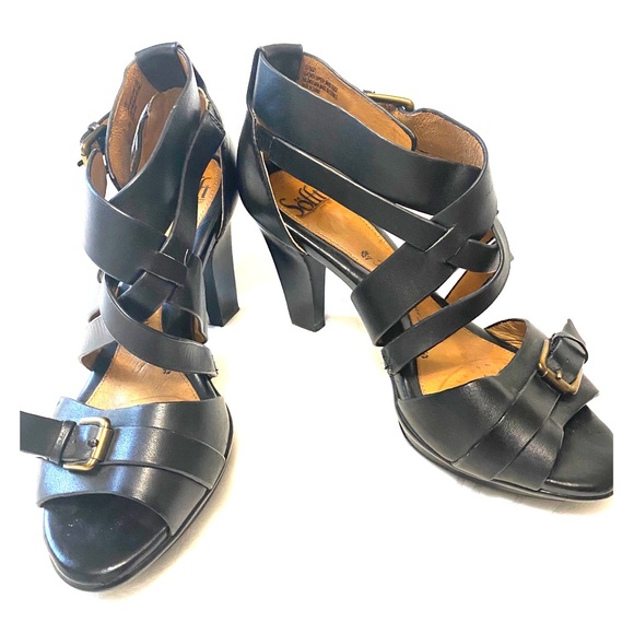 Sofft Shoes - Sofft strappy leather heeled sandals